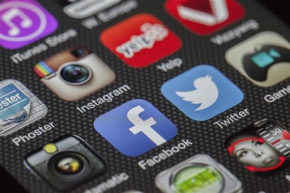 Facebook Introducing “Live Drawing” for Video Comments
