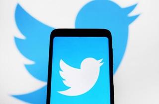 Twitter’s Effect on Language and Communication 