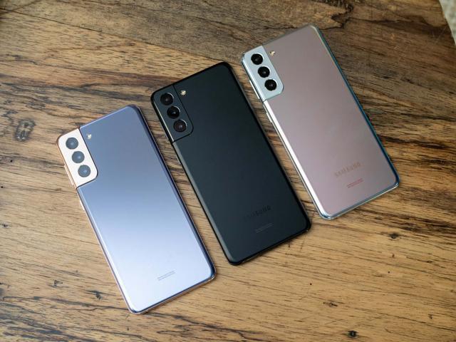 Samsung Galaxy Z Fold 6 Might Not Be the Only Foldable Launch